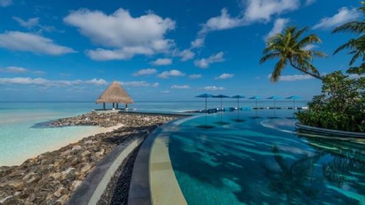 Four Seasons Resort Maldives at Kuda Huraa ******